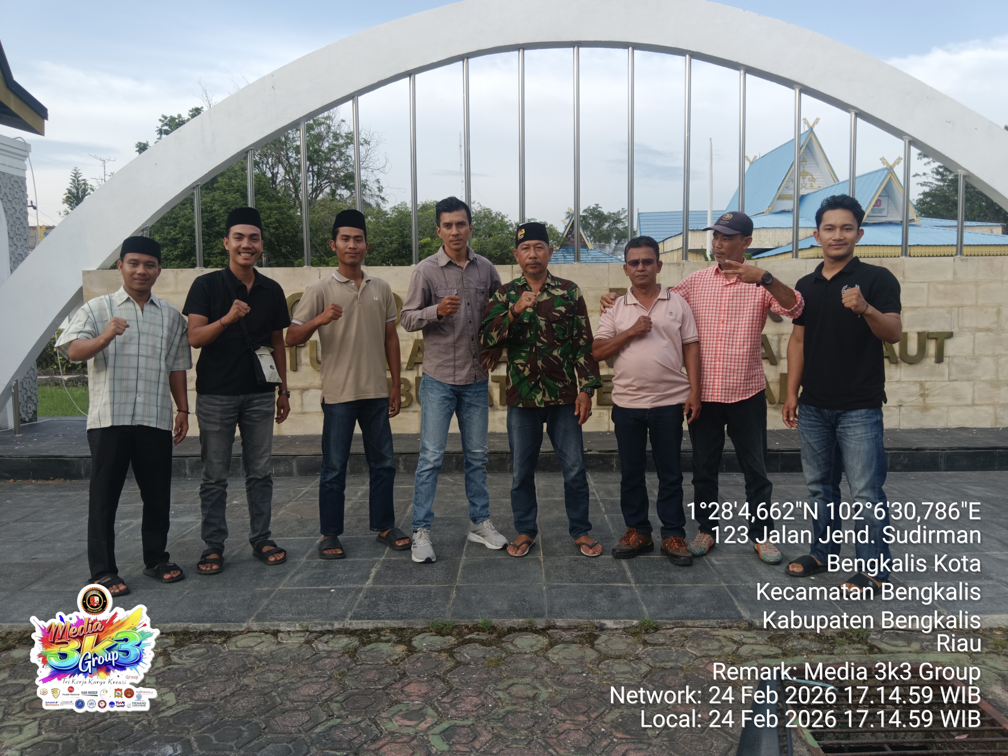 Berbagi Takjil Ramadhan Media 3k3 Group Bersama Aliansi Mahasiswa Bengkalis