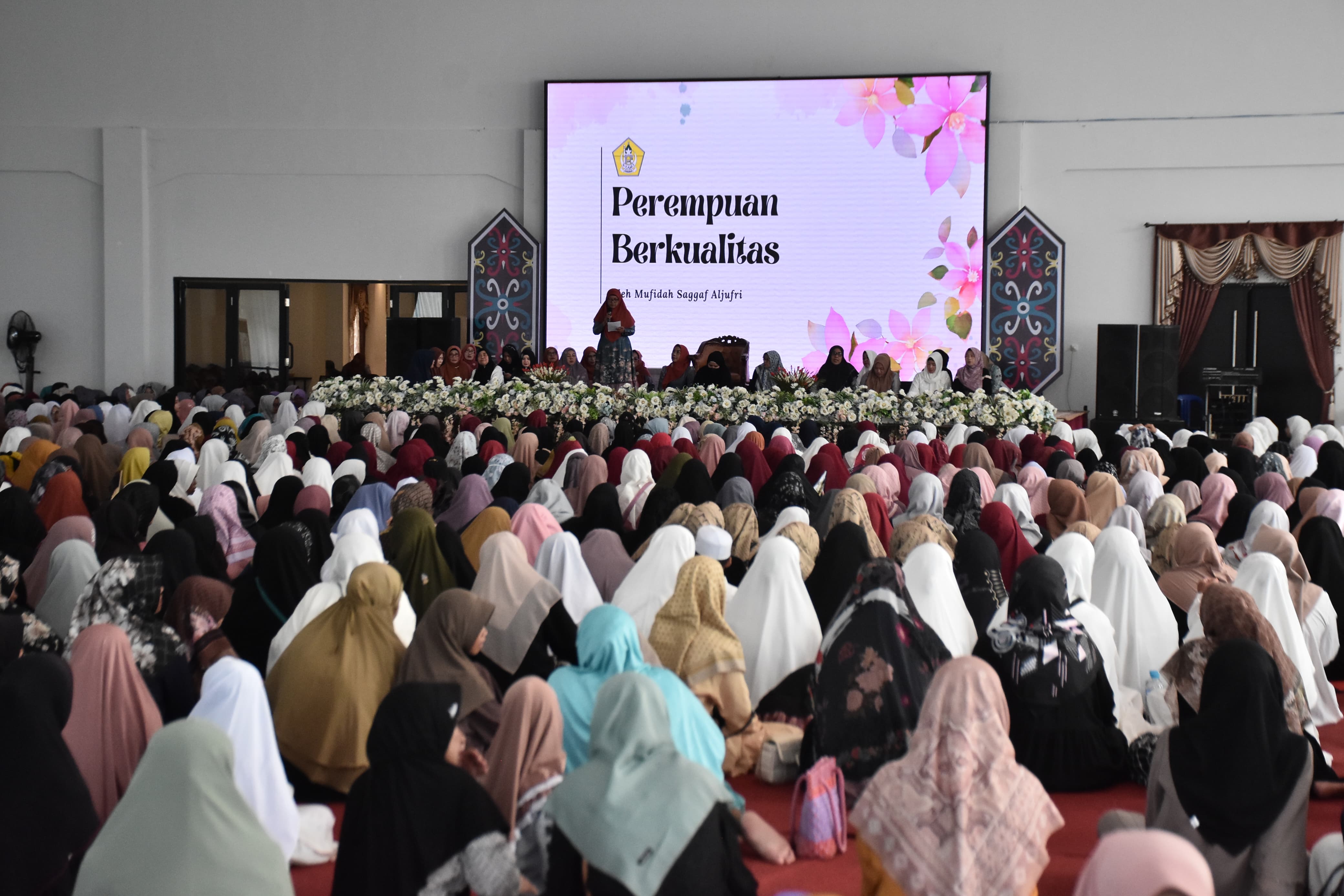 Keutamaan Mengadakan Kajian Rutin di Rumah