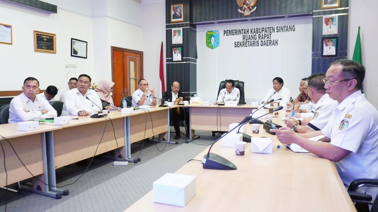 Bupati Sintang Siap Dukung Pelebaran Jalan dan Jembatan Melawi