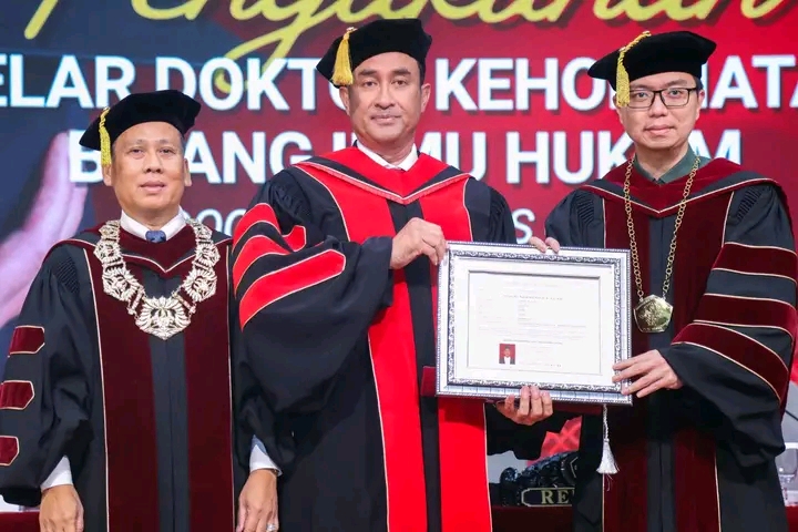 Dedikasikan Diri Dalam Pengabdian Dan Penegakab Hukum, Kepala BNN RI Resmi Menyandang Gelar Doktor K