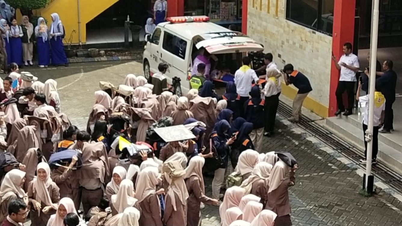 Gempa dengan magnitudo 6,5 Gunjang Jember, 885 pelajar Panik